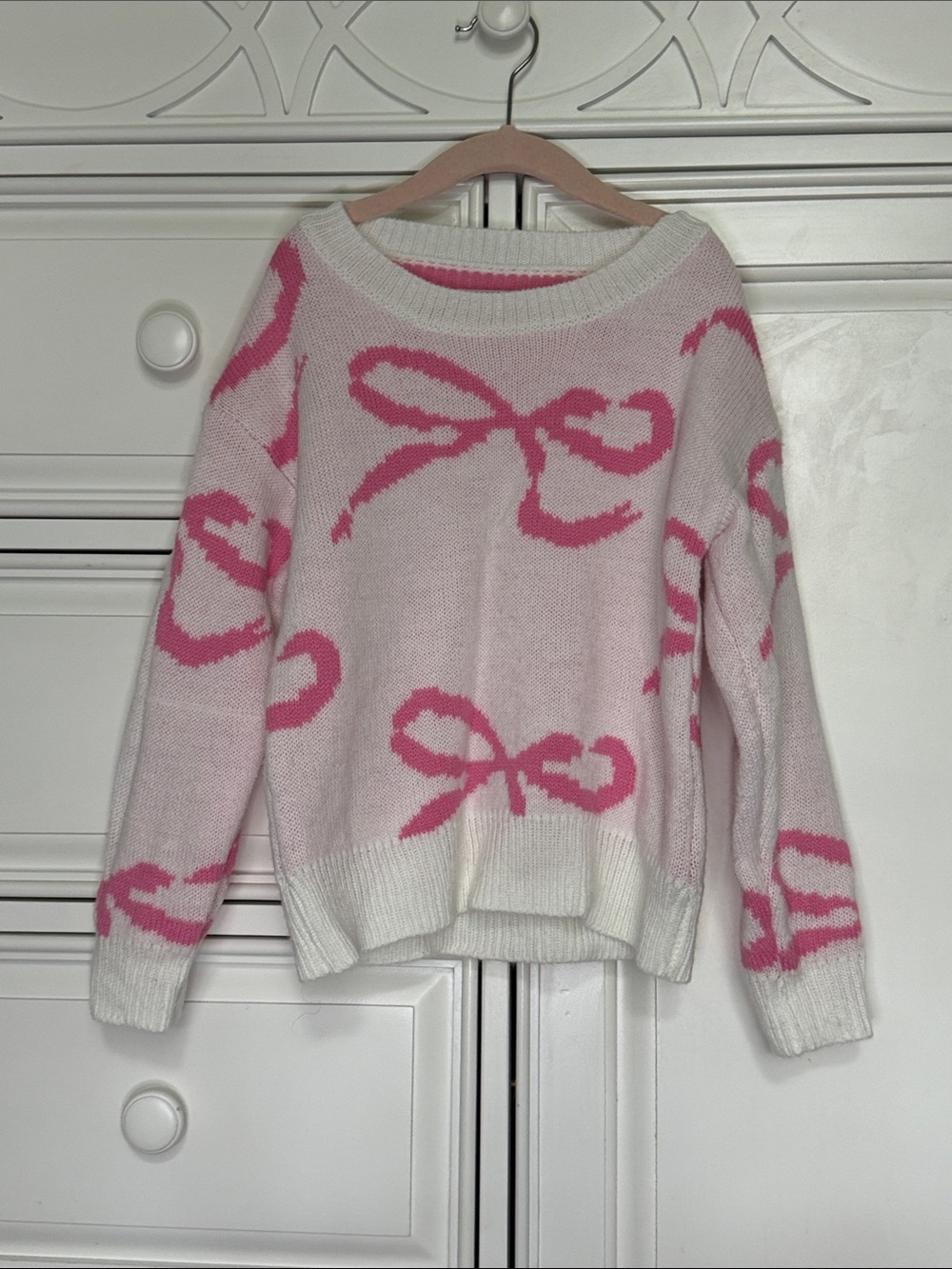 SHEIN Cream Pullover Sweater with Pink Bow Motifs